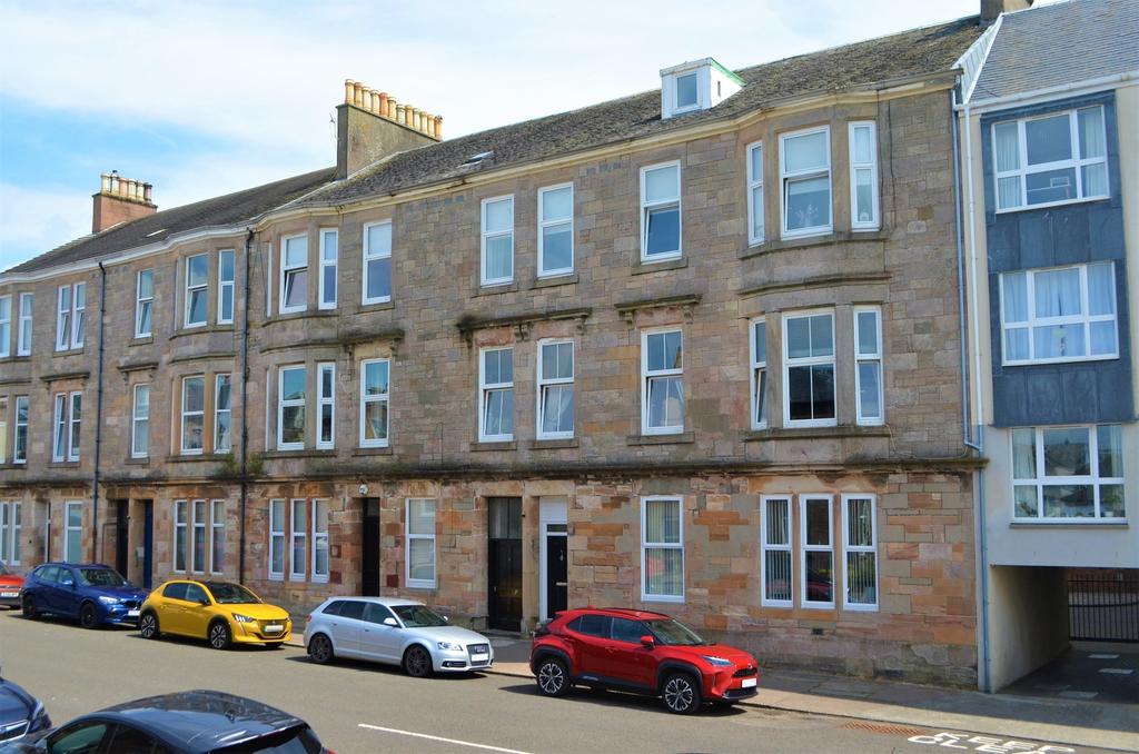 William Street, Helensburgh, Argyll and Bute, G84 8BD 3 bed flat for sale £169,000