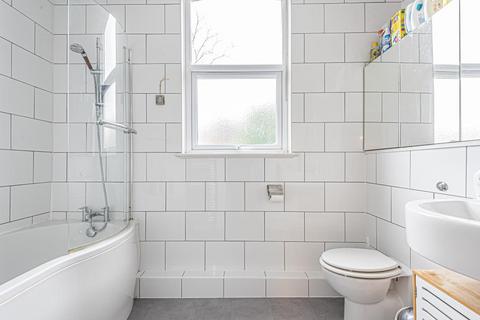 102 Third Cross Road, Twickenham, TW2 5EA