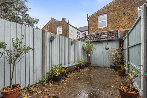 102 Third Cross Road, Twickenham, TW2 5EA
