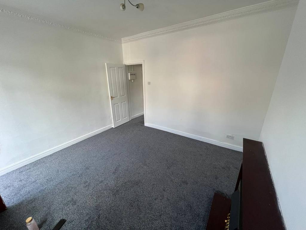 High Street, Grimethorpe S72 3 bed terraced house £650 pcm (£150 pw)
