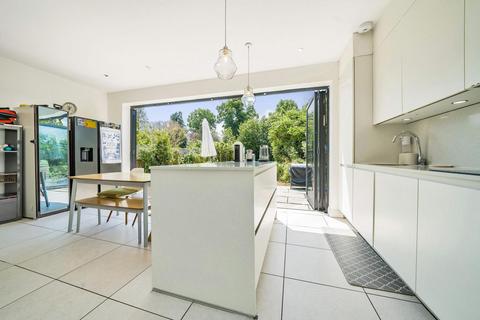 8a Merton Hall Road, London, SW19 3PP