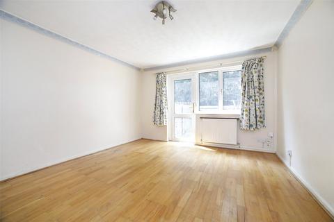 2 bedroom terraced house to rent, Lavender Road, London, SE16