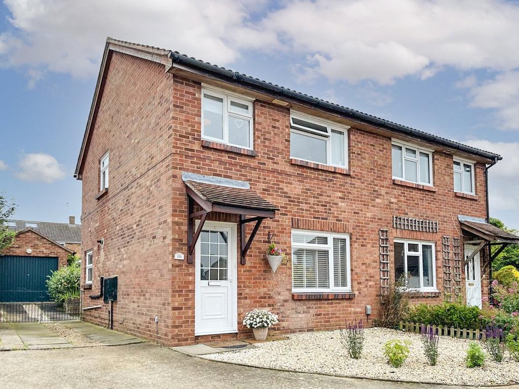 Letchworth Garden City, Hertfordshire SG6 3 bed semidetached house for