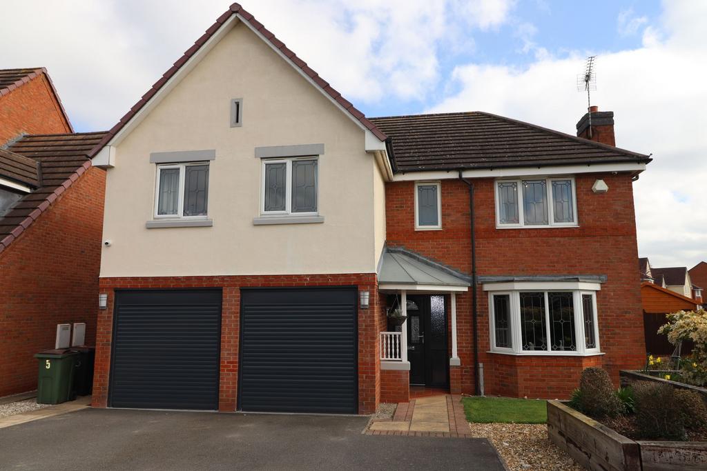 Chandlers Croft, Ibstock, LE67 5 bed detached house for sale £415,000