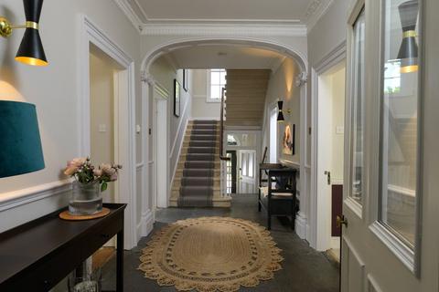 Bathwick House Bathwick Street, Bath, BA2 6NX