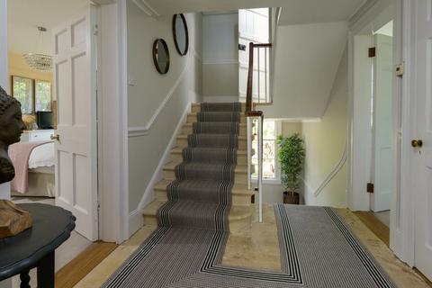 Bathwick House Bathwick Street, Bath, BA2 6NX