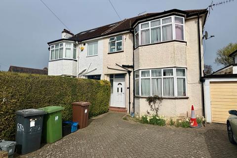 5 bedroom semi-detached house to rent, Strafford Gate, Potters Bar