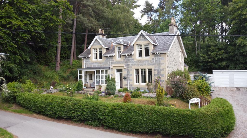 Glen Road, Newtonmore 9 bed detached house for sale £435,000