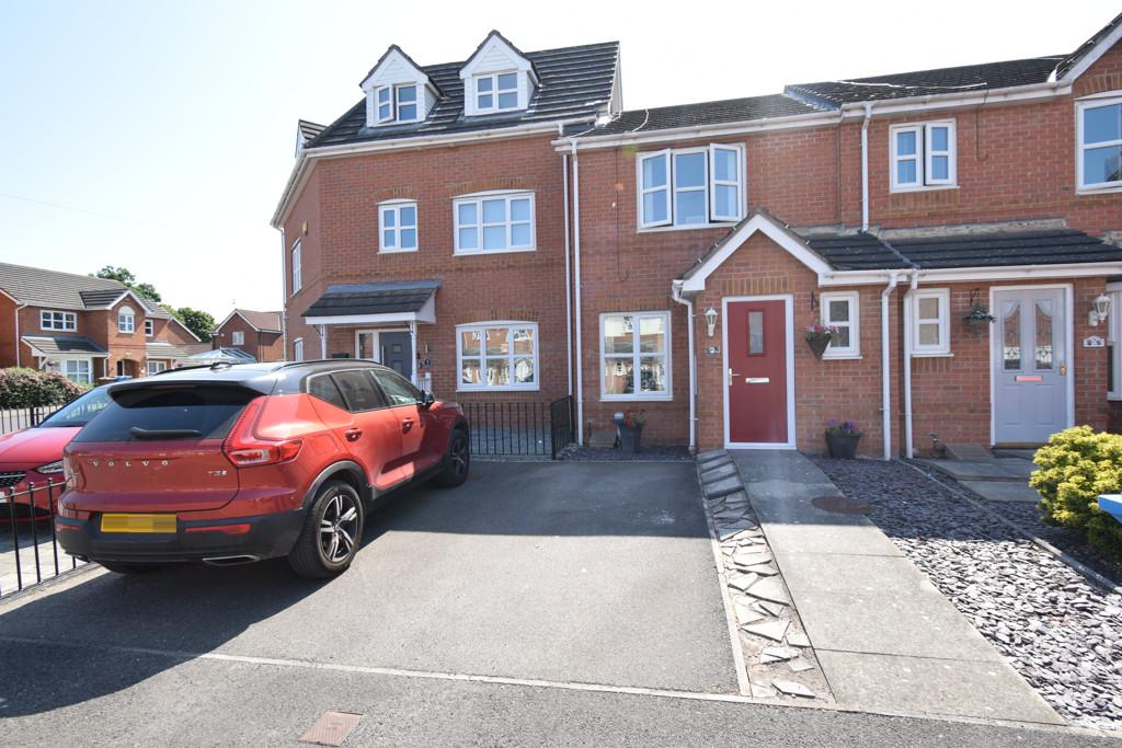 Briarwood Close, Castle Grange, HU7 2 bed townhouse for sale £114,950