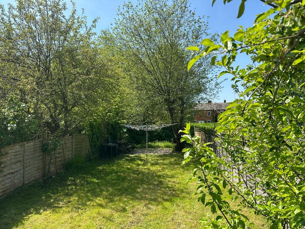 Wilton, Salisbury SP2 3 bed terraced house for sale £320,000