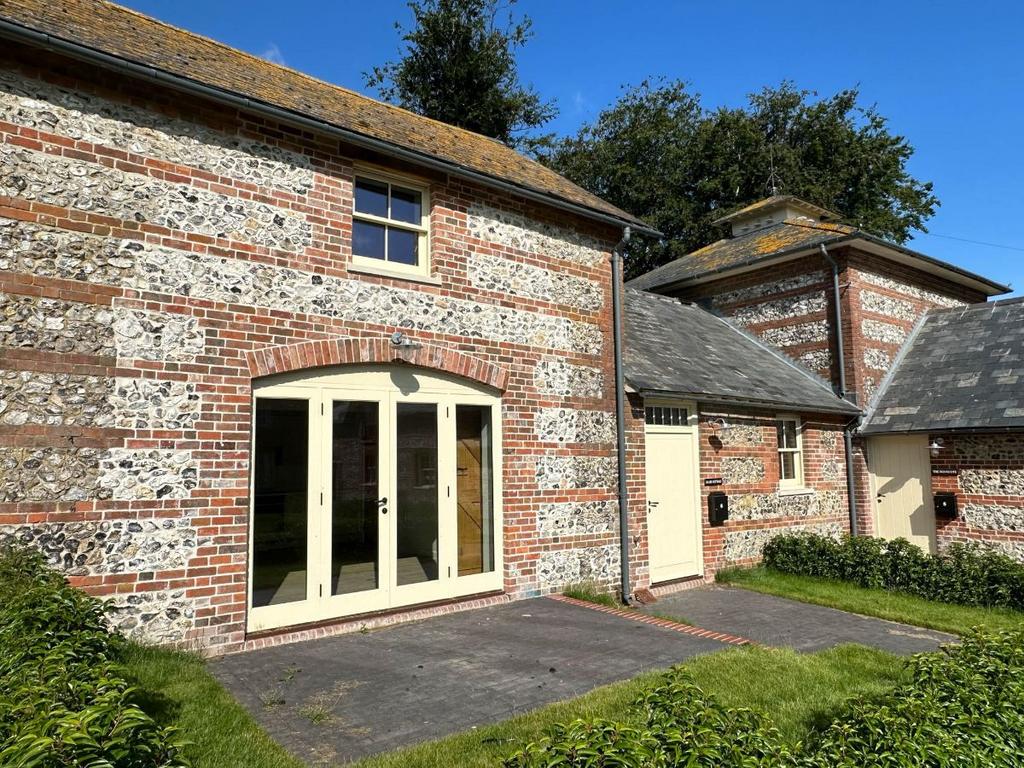 Back Lane, Bowerchalke, Salisbury SP5 2 bed character property to rent