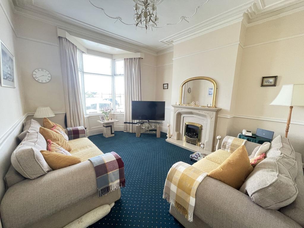 Fort Street, Lawe Top, South Shields, Tyne and Wear, NE33 2AZ 3 bed