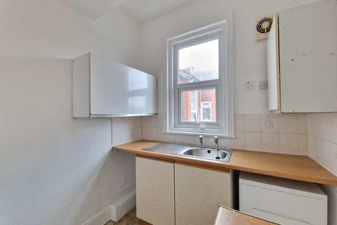 Studio to rent, St Albans Road, Lytham St Annes