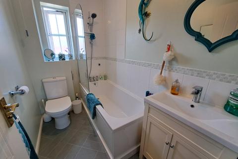 31 Eden Close, Stone Cross, Pevensey, BN24 5EX