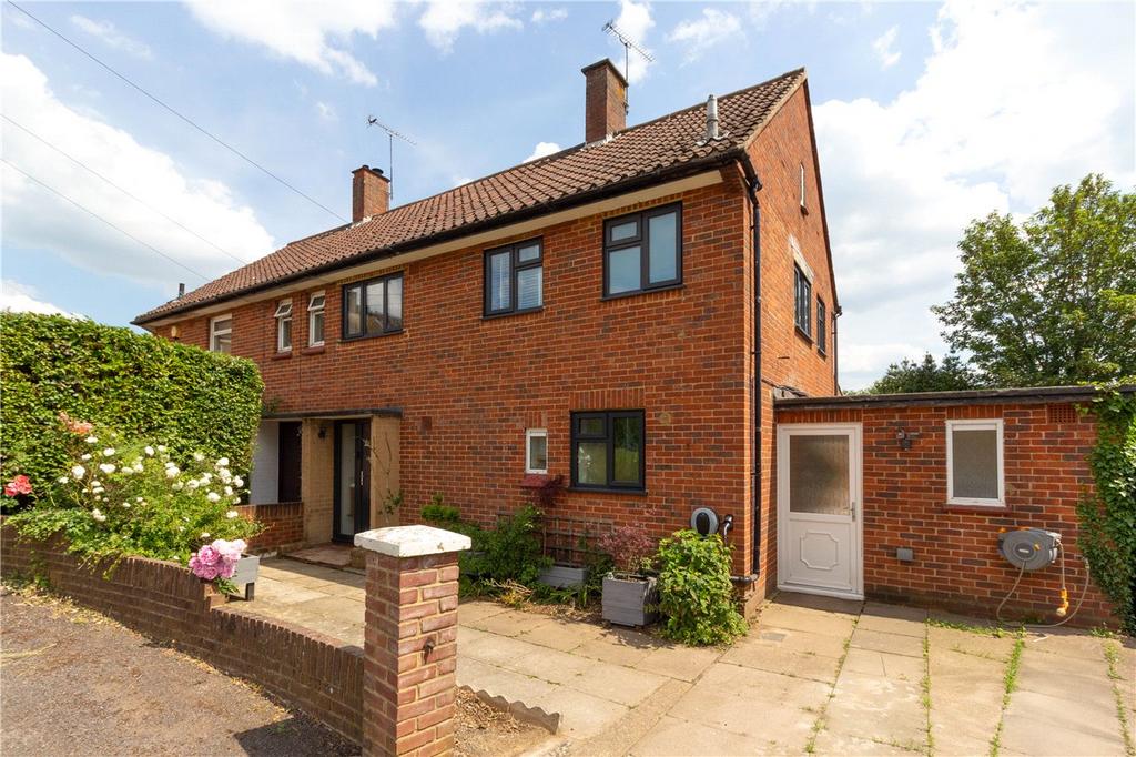 Porters Hill, Harpenden, Hertfordshire 3 bed semidetached house £675,000