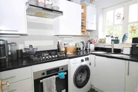 2 bedroom terraced house to rent, Archdale Place, New Malden, KT3