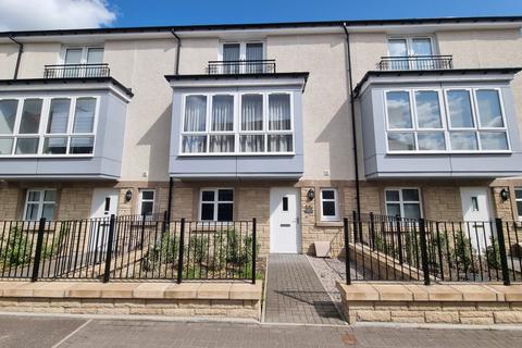 4 bedroom townhouse to rent, Persley Den Drive, Aberdeen, AB21