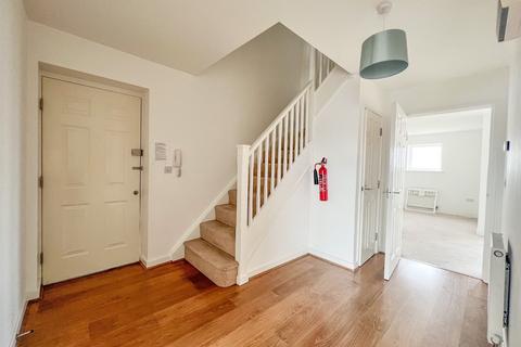 4 bedroom penthouse to rent, Kittiwake Drive, Portishead, Bristol, Somerset, BS20