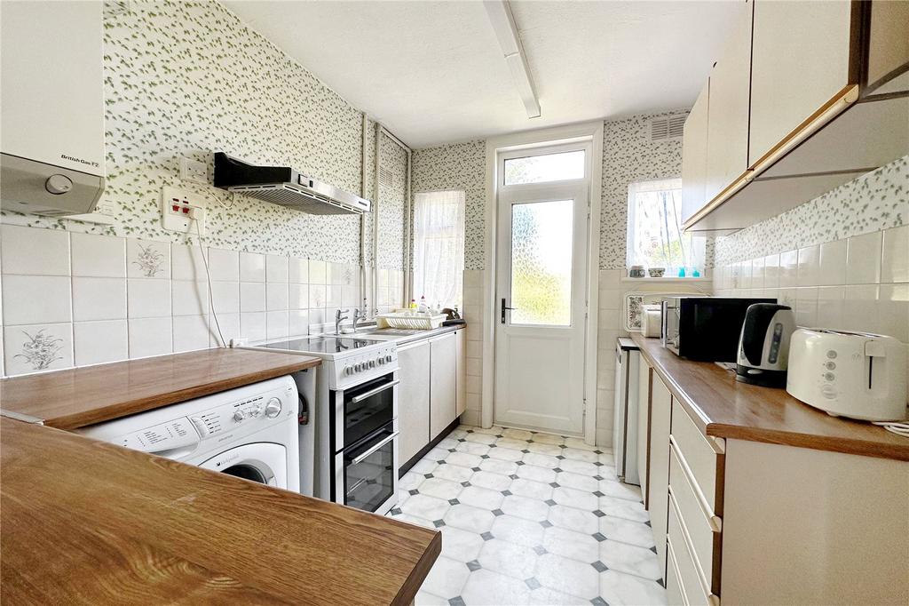Parkside Avenue, Littlehampton, West... 3 bed semidetached house £