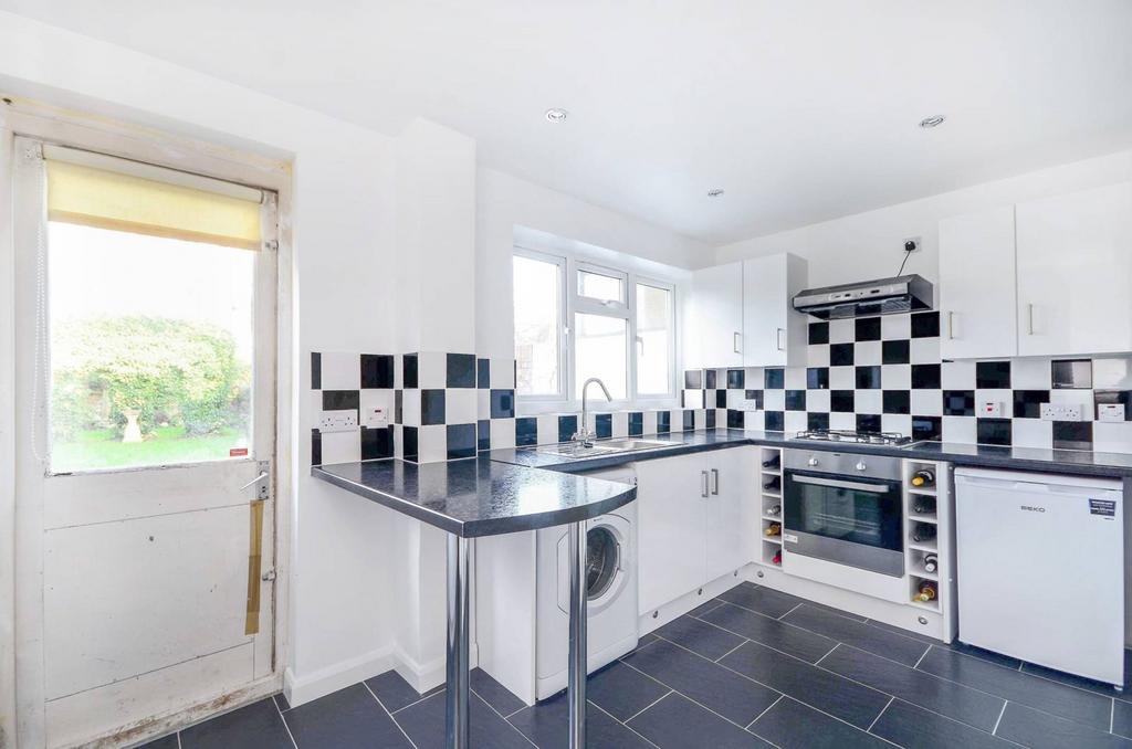 Ellerman Avenue, Whitton, Twickenham... 4 bed semidetached house £