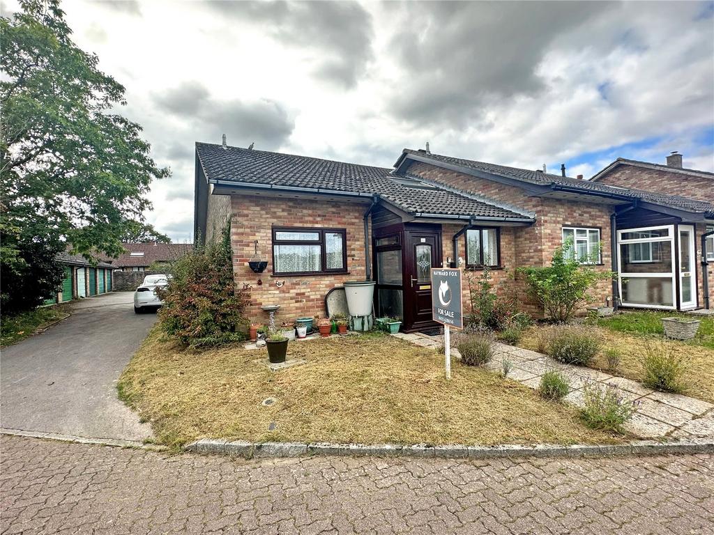 Ashdown Walk, New Milton, Hampshire, BH25 2 bed bungalow for sale £