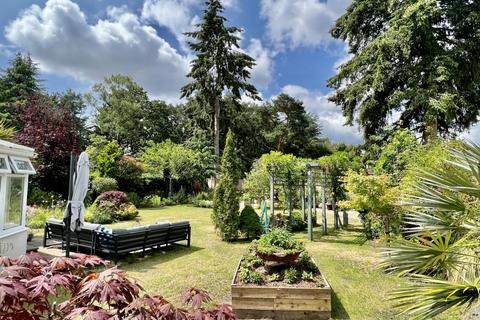 23 Cedar Avenue, St Leonards, Ringwood, BH24 2QF