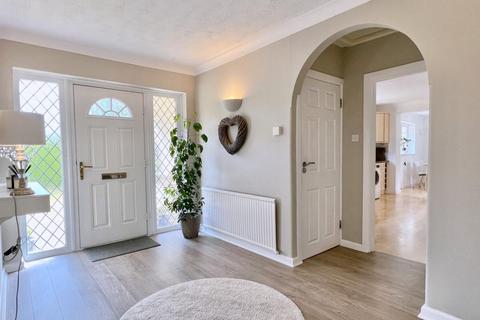 23 Cedar Avenue, St Leonards, Ringwood, BH24 2QF