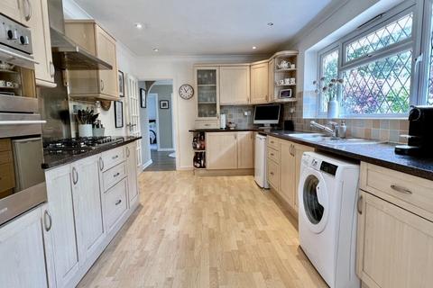 23 Cedar Avenue, St Leonards, Ringwood, BH24 2QF