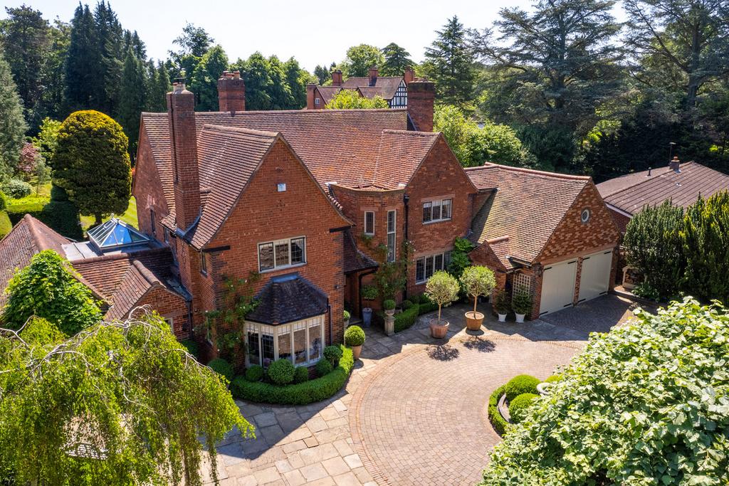 Wentworth Road, Four Oaks, Sutton Coldfield B74 2SG 4 bed detached