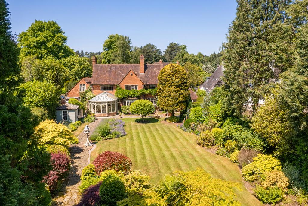 Wentworth Road, Four Oaks, Sutton Coldfield B74 2SG 4 bed detached