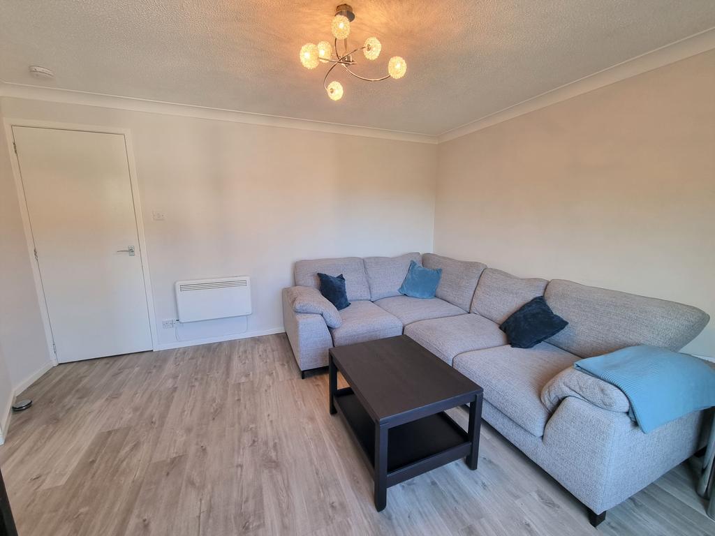 Fairview Circle, Danestone, Aberdeen, AB22 1 bed flat £550 pcm (£127 pw)