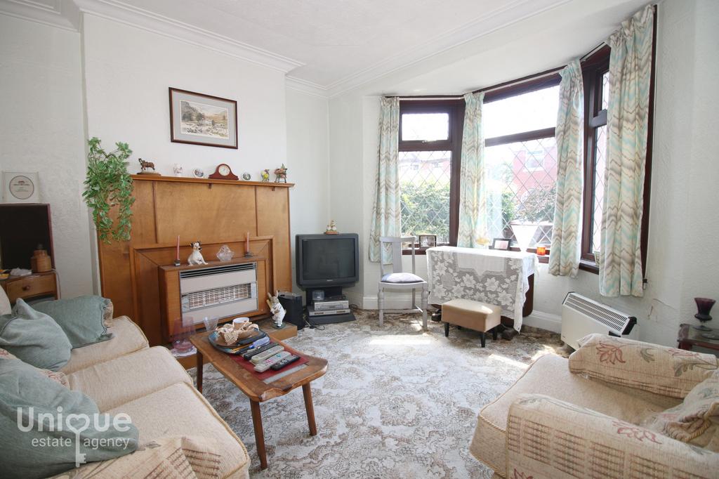 Oxford Road, Fleetwood, FY7 3 bed semidetached house for sale £165,000
