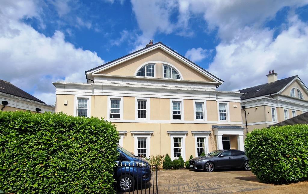 St. Martins Lane, Beckenham BR3 4 bed semidetached house to rent £