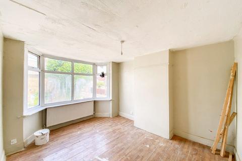 40 Dymoke Road, Hornchurch, RM11 1AA