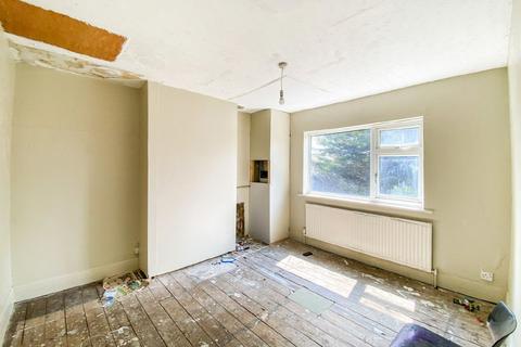 40 Dymoke Road, Hornchurch, RM11 1AA