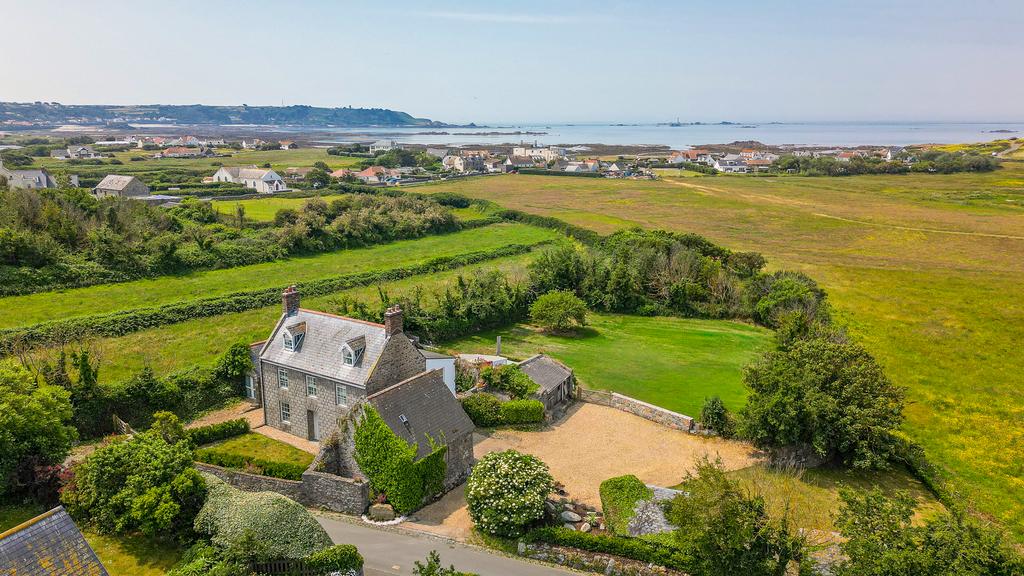 Rue De La Claire Mare, St. Pierre du Bois, Guernsey 4 bed detached