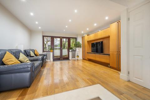 5 Rainbow Avenue, London, E14 3AR