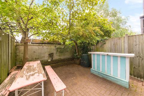 5 Rainbow Avenue, London, E14 3AR
