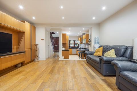 5 Rainbow Avenue, London, E14 3AR