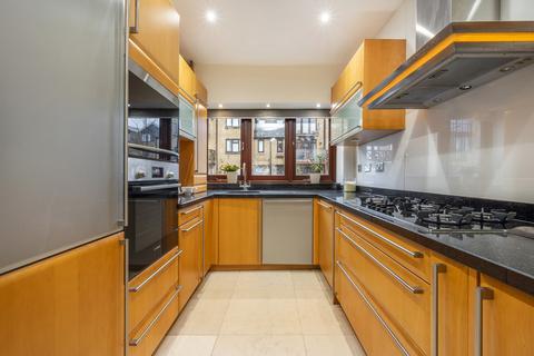 5 Rainbow Avenue, London, E14 3AR