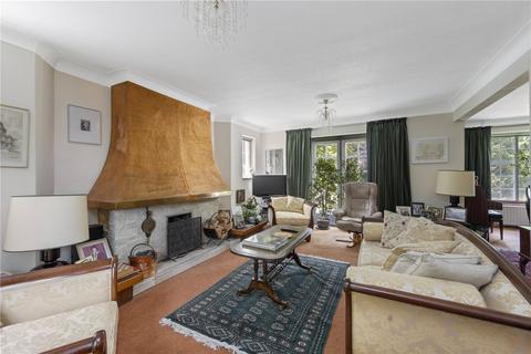 17 More Lane, Esher, KT10 8AJ