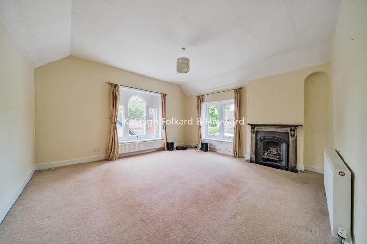 Manor Park Road Chislehurst BR7 2 bed apartment £1,500 pcm (£346 pw)
