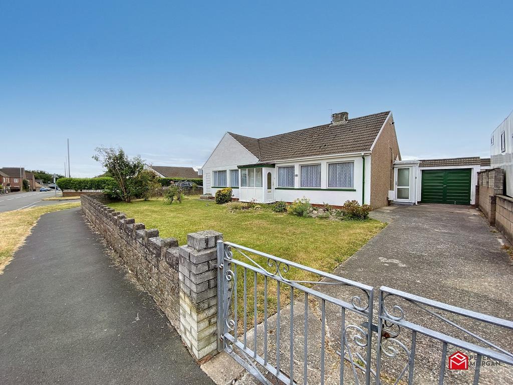 Merlin Crescent, Bridgend, Bridgend... 2 bed semidetached bungalow £