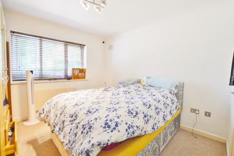 2 bedroom flat for sale, Bournemouth Road, Poole BH14