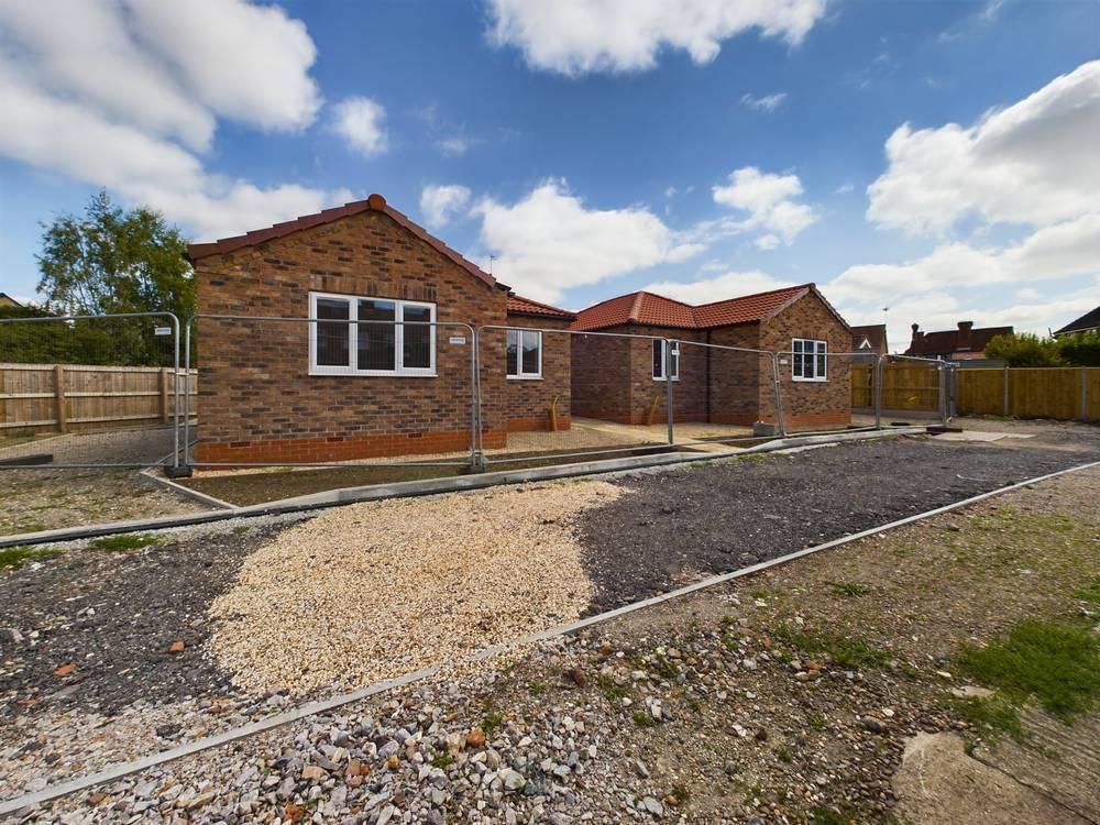 Holme Church Lane, Beverley, HU17 2 bed detached bungalow for sale £