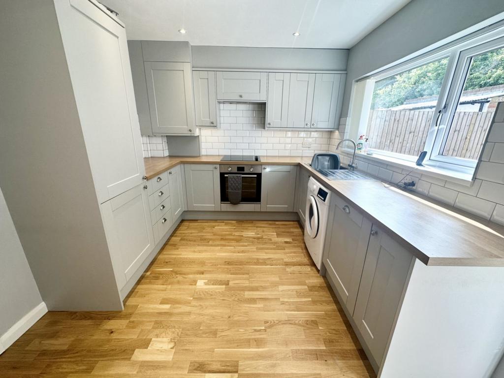 The Stade, Folkestone, CT19 3 bed house £1,300 pcm (£300 pw)