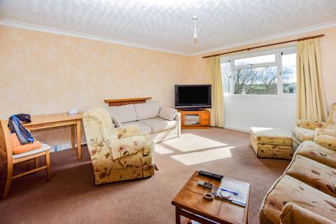 16 Buckingham Drive, Colchester, CO4 3YH