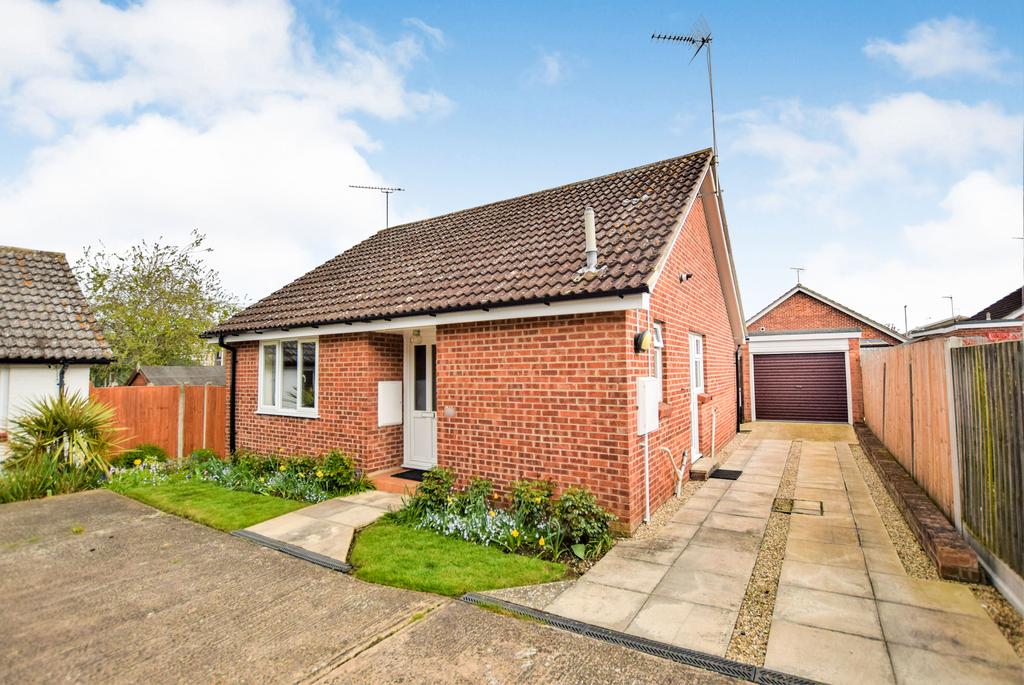 Wakefield Close, Colchester, CO1 2 bed bungalow for sale £340,000