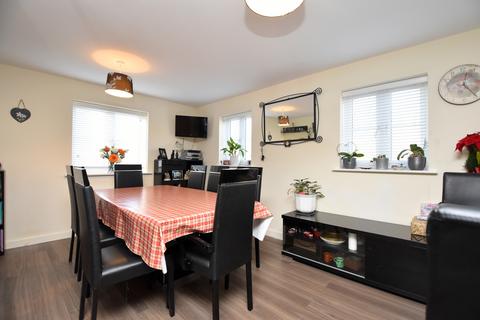 4 Ellisons Crescent, Ipswich, IP4 2GG