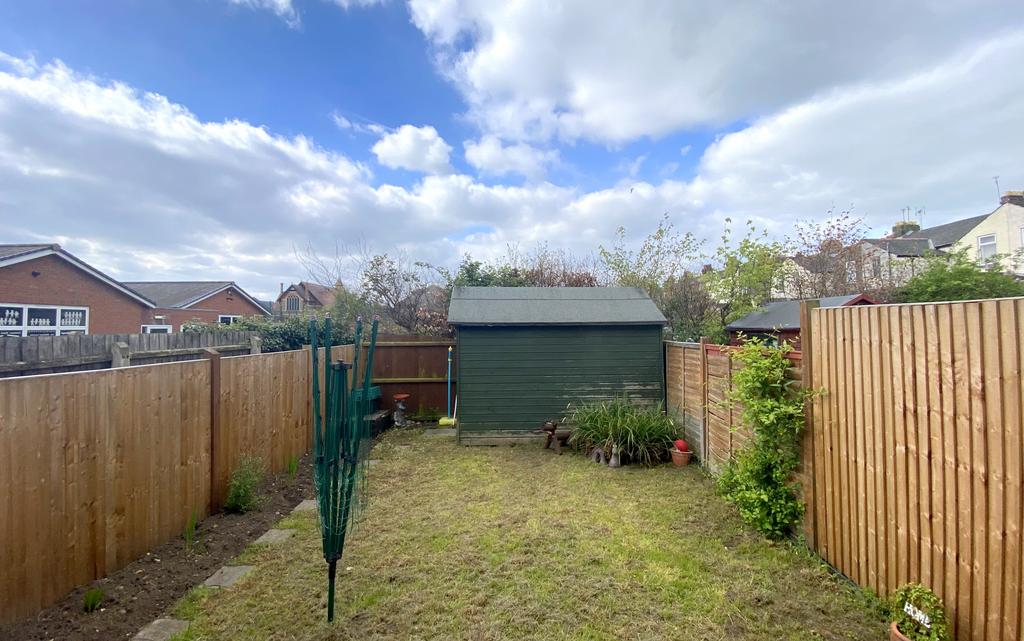 Putney Close, Ipswich, IP1 2 bed end of terrace house - £220,000